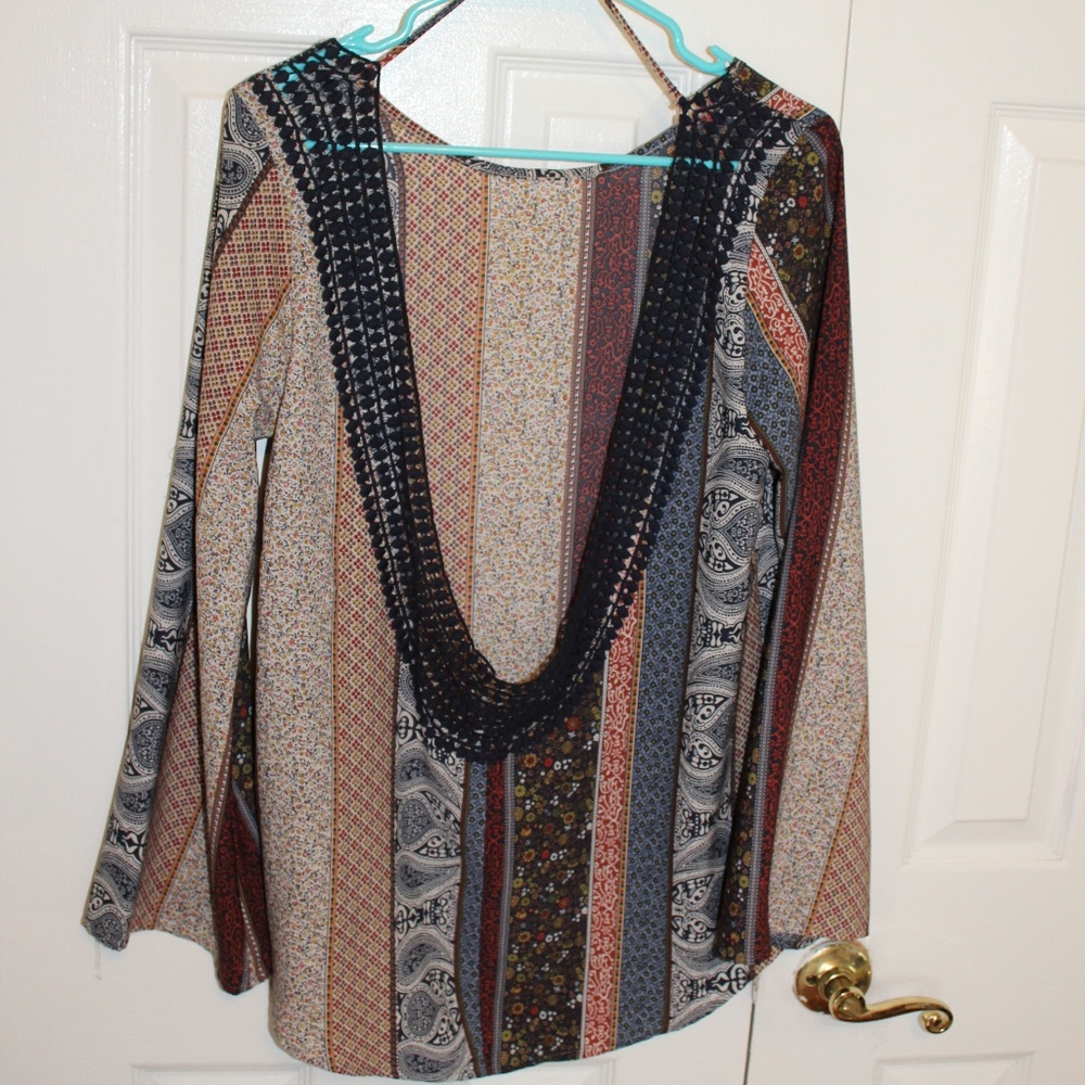 multicolored long flared sleeve